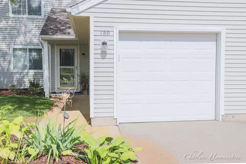 180 Hunters Ln NE #52, Rockford, MI 49341