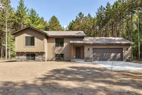 1681 Pineland Path, Allegan, MI 49010