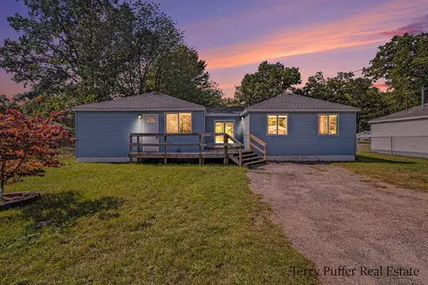 719 Chandler St, Muskegon, MI 49442