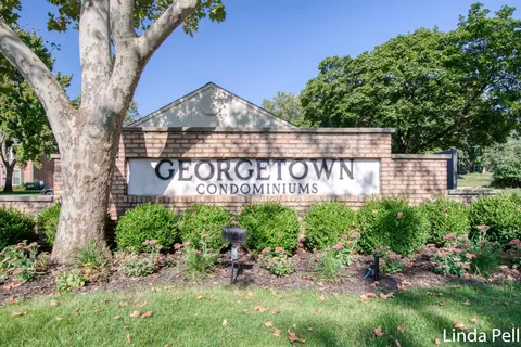 2565 Abbington Dr SE, Grand Rapids, MI 49506