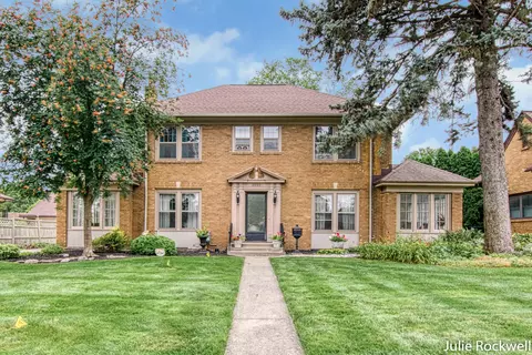 2333 Plainfield Ave NE, Grand Rapids, MI 49505