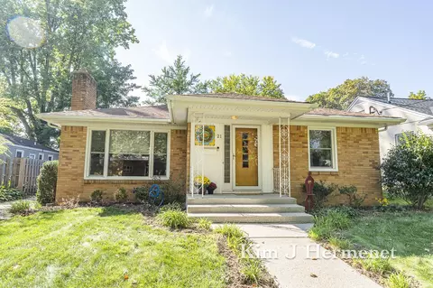 21 Holmdene Blvd NE, Grand Rapids, MI 49503