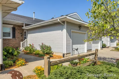 209 Pippin Dr, Sparta, MI 49345