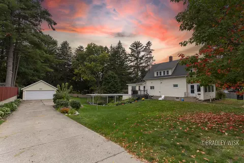 1120 S Church St, Hastings, MI 49058
