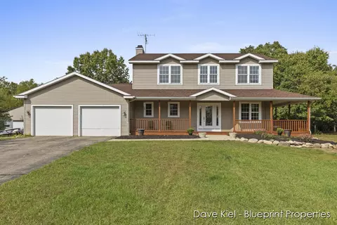 10654 Griffeth Dr, Middleville, MI 49333