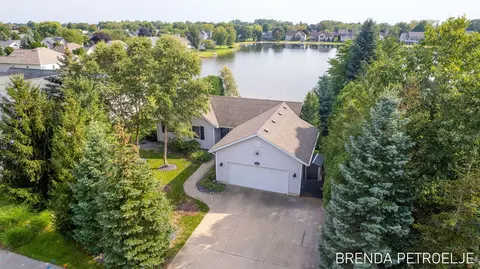 10572 Riley St, Zeeland, MI 49464