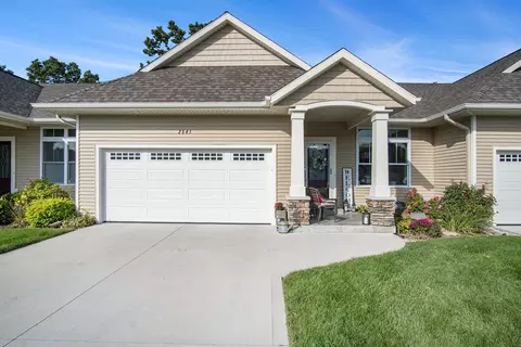 2541 Sawtooth Ct, Holland, MI 49424