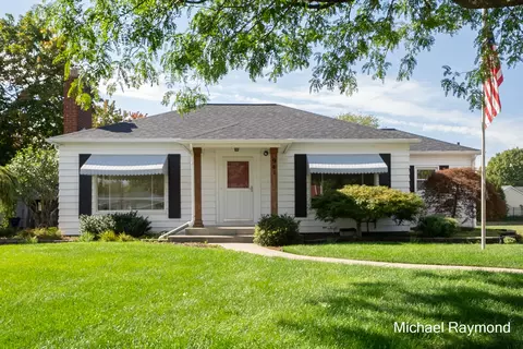 941 Fairfield Ave NW, Grand Rapids, MI 49504