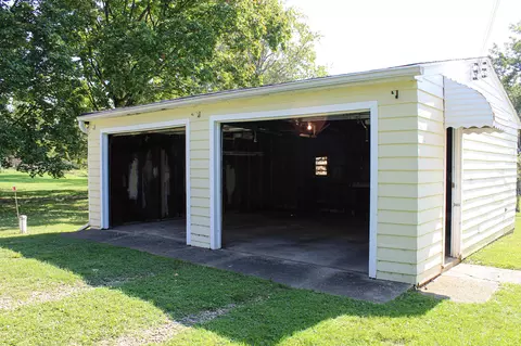 900 E Green St, Marshall, MI 49068 photo 4