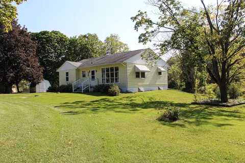 900 E Green St, Marshall, MI 49068 photo 5