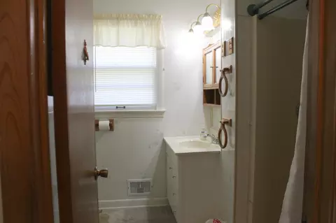 900 E Green St, Marshall, MI 49068 photo 17