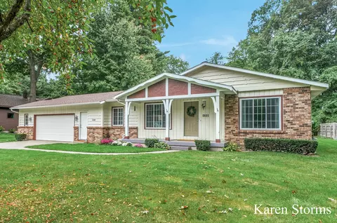 4285 Crestlane Dr, Hudsonville, MI 49426