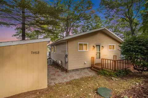 7468 S Crooked Lake Dr, Delton, MI 49046