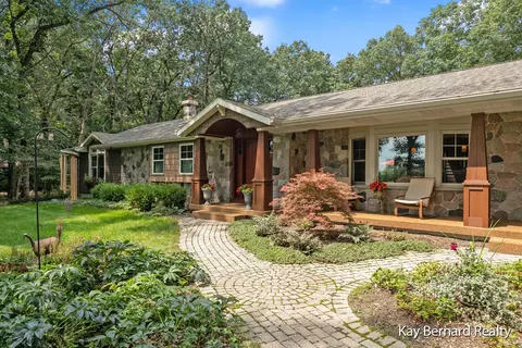 2707 Anderwald Ln SE, Ada, MI 49301