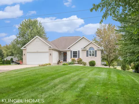 5632 Sullivan Rd, Nunica, MI 49448