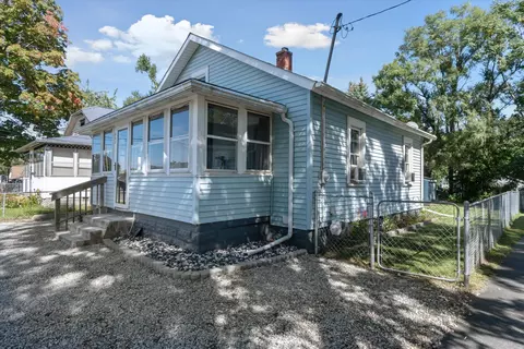 531 Barrett Ave, Jackson, MI 49202 photo 3