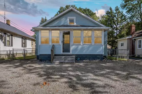 531 Barrett Ave, Jackson, MI 49202 photo 2
