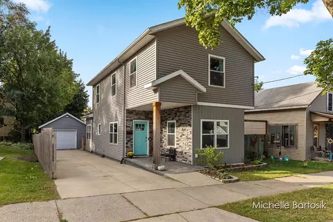 940 Watson St SW, Grand Rapids, MI 49504