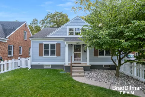 1044 Breton Rd SE, Grand Rapids, MI 49506