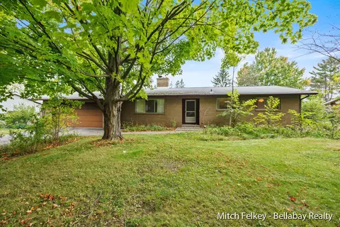 4145 Bradford St NE, Grand Rapids, MI 49525