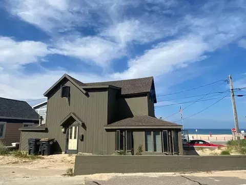 63 Kalamazoo Ave, South Haven, MI 49090