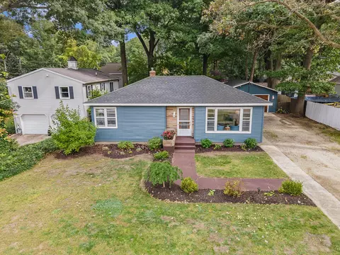 133 Aniline Ave, Holland, MI 49424
