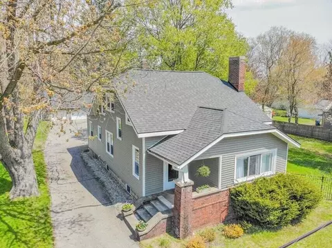 157 W Randall St, Coopersville, MI 49404