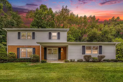 209 Chapel Hill Dr, Battle Creek, MI 49015