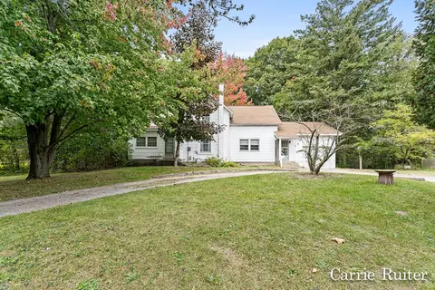 12344 136th Ave, Grand Haven, MI 49417