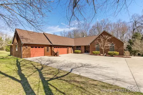 6100 Greeley Ave NE, Rockford, MI 49341