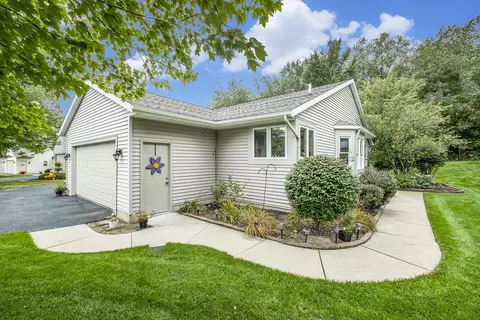 2688 Rolling Ridge Ln NW, Grand Rapids, MI 49534