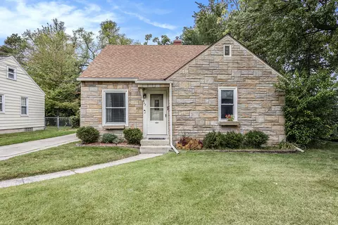 917 Eleanor St NE, Grand Rapids, MI 49505