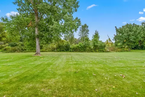 2025 Augusta Dr, Jackson, MI 49201 photo 4