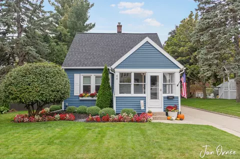 44 Wall St, Zeeland, MI 49464