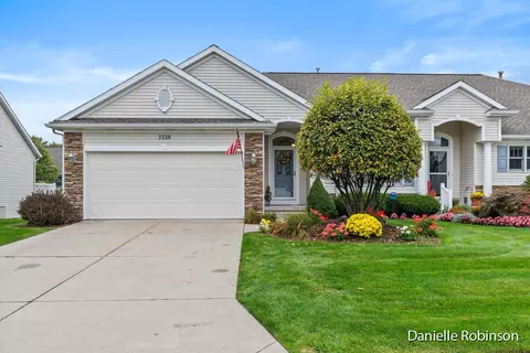 1226 Linwood Dr NW, Grand Rapids, MI 49534