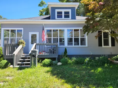 110 S State St NW, Sparta, MI 49345