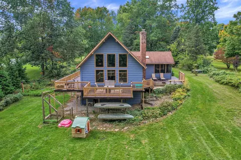 6070 Valley Trl, Dimondale, MI 48821