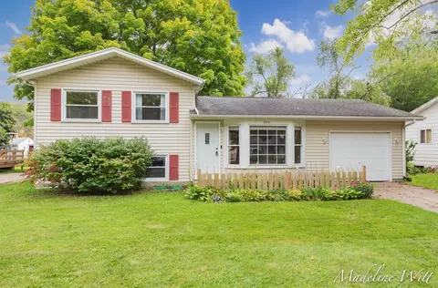 5729 Meredith St, Portage, MI 49002