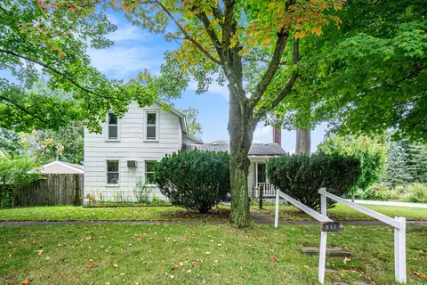 513 Pine St, Paw Paw, MI 49079
