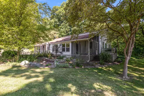 19439 Jessup Rd, Battle Creek, MI 49014