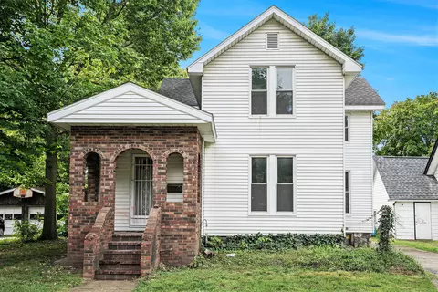 518 Walnut St, Three Rivers, MI 49093