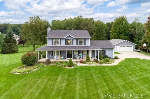 6140 Country Place Dr SE, Alto, MI 49302