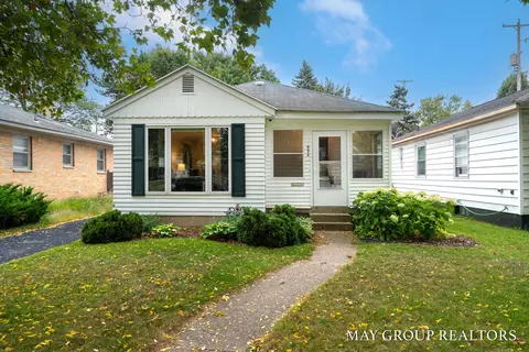 954 Lake Michigan Dr NW, Grand Rapids, MI 49504