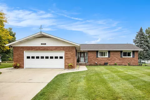 4399 Waterview Dr, Vicksburg, MI 49097