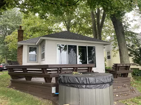 628 Eagle Point Rd, Lake Odessa, MI 48849