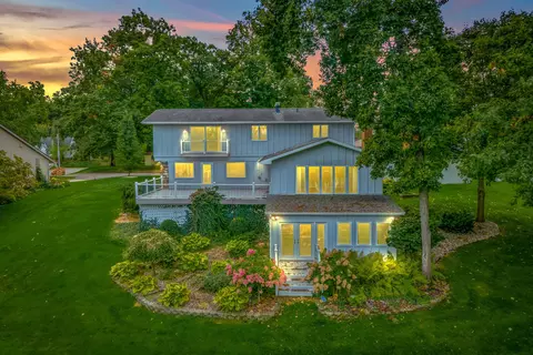 661 Fairway View Dr, Coldwater, MI 49036