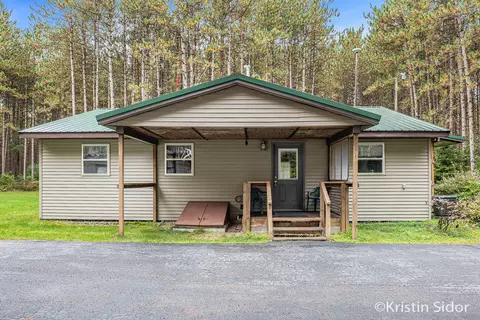 10605 W Colby Rd, Gowen, MI 49326