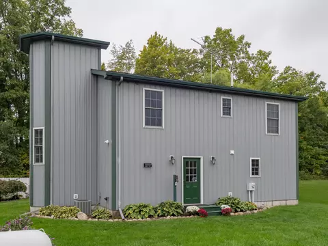 703 28th St, Allegan, MI 49010