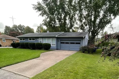 582 Waverly Dr, Benton Harbor, MI 49022