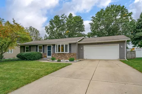 5750 Newhaven Dr, Portage, MI 49024